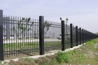 圍墻護(hù)欄價(jià)格全解析 從材質(zhì)、工藝到選購(gòu)指南