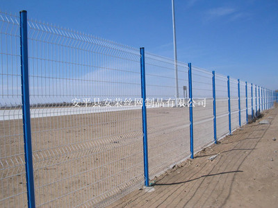 安榮公司 專業(yè)供應(yīng)高品質(zhì)三角彎護(hù)欄網(wǎng)與浸塑PVC護(hù)欄網(wǎng)，打造安全可靠屏障